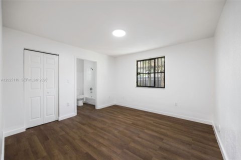 Villa ou maison à vendre à Miami, Floride: 4 chambres, 127.46 m2 № 2146471 - photo 18