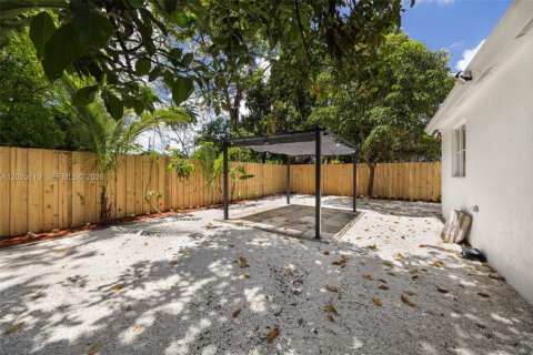 Villa ou maison à vendre à Miami, Floride: 4 chambres, 127.46 m2 № 2146471 - photo 26