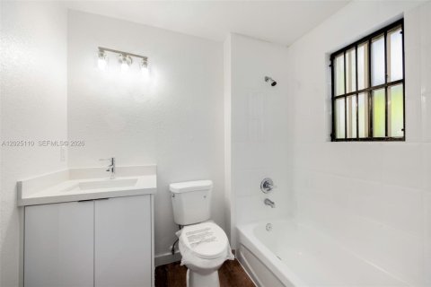 Villa ou maison à vendre à Miami, Floride: 4 chambres, 127.46 m2 № 2146471 - photo 19
