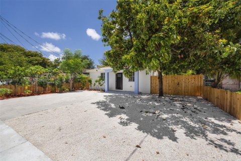Villa ou maison à vendre à Miami, Floride: 4 chambres, 127.46 m2 № 2146471 - photo 27