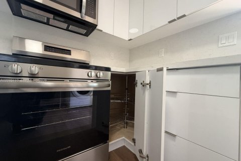 Villa ou maison à vendre à Miami, Floride: 4 chambres, 127.46 m2 № 2146471 - photo 8