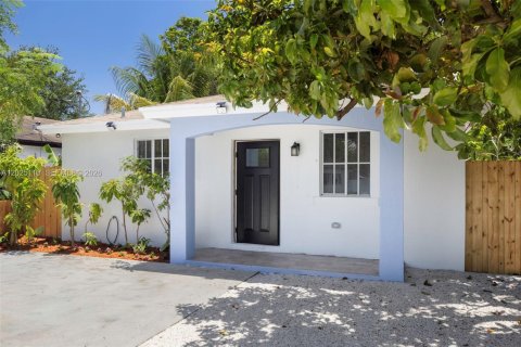 Villa ou maison à vendre à Miami, Floride: 4 chambres, 127.46 m2 № 2146471 - photo 2