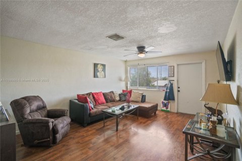 Condo in Fort Lauderdale, Florida, 3 bedrooms  № 1863203 - photo 4