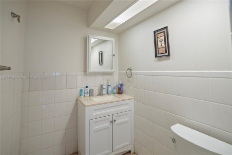 Condo in Fort Lauderdale, Florida, 3 bedrooms  № 1863203 - photo 14