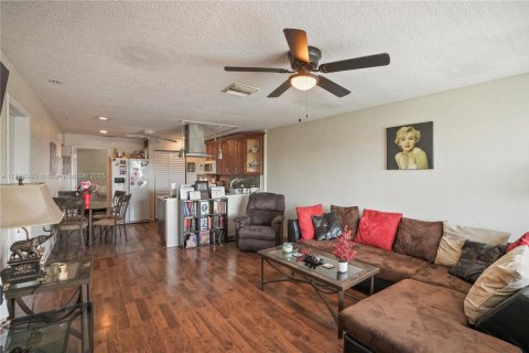 Condo in Fort Lauderdale, Florida, 3 bedrooms  № 1863203 - photo 2