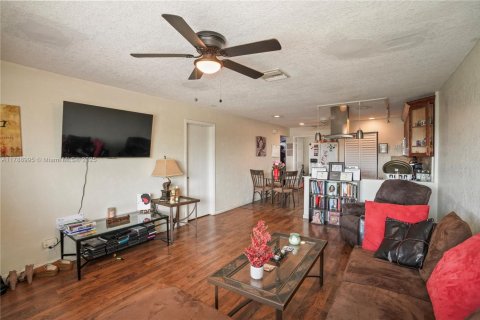 Condo in Fort Lauderdale, Florida, 3 bedrooms  № 1863203 - photo 3