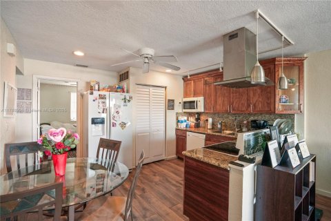 Condo in Fort Lauderdale, Florida, 3 bedrooms  № 1863203 - photo 6
