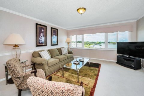 Condo in Belleair Bluffs, Florida, 1 bedroom  № 1780476 - photo 5