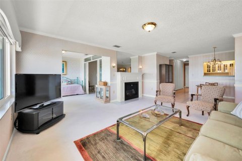 Condo in Belleair Bluffs, Florida, 1 bedroom  № 1780476 - photo 7