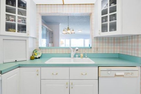 Condo in Belleair Bluffs, Florida, 1 bedroom  № 1780476 - photo 27