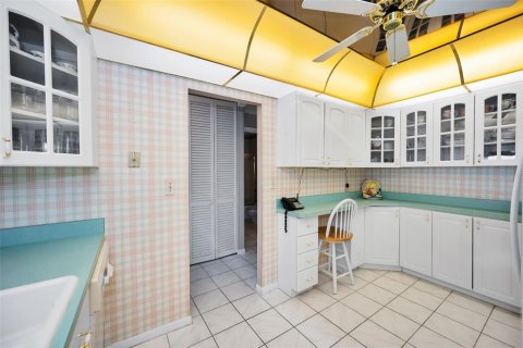 Condo in Belleair Bluffs, Florida, 1 bedroom  № 1780476 - photo 29