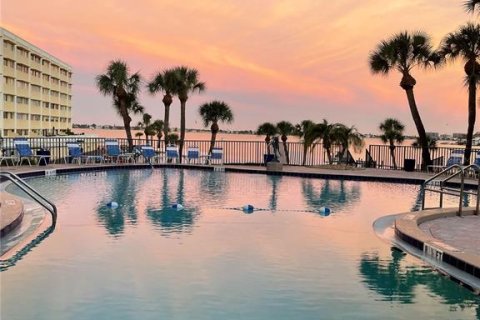 Condo in Belleair Bluffs, Florida, 1 bedroom  № 1780476 - photo 1