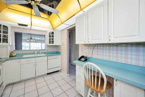 Condo in Belleair Bluffs, Florida, 1 bedroom  № 1780476 - photo 25