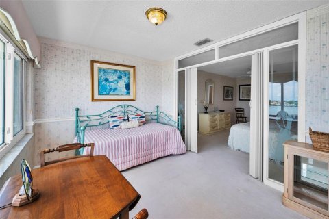 Condo in Belleair Bluffs, Florida, 1 bedroom  № 1780476 - photo 14