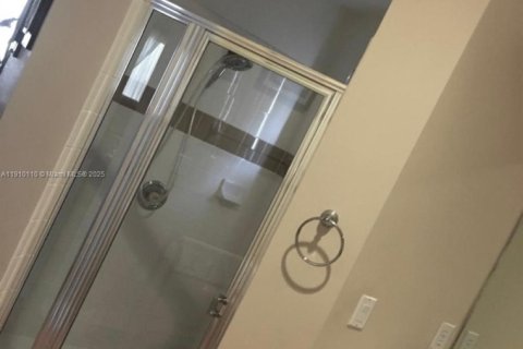 House in Homestead, Florida 3 bedrooms, 124.12 sq.m. № 2016321 - photo 19