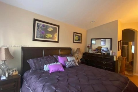 House in Homestead, Florida 3 bedrooms, 124.12 sq.m. № 2016321 - photo 14