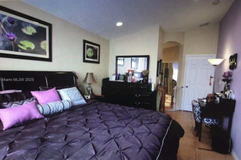 House in Homestead, Florida 3 bedrooms, 124.12 sq.m. № 2016321 - photo 15