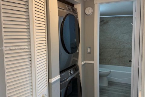 Condominio en alquiler en Lauderhill, Florida, 2 dormitorios, 117.06 m2 № 2029711 - foto 16