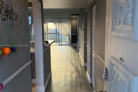 Condominio en Lauderhill, Florida, 2 dormitorios № 2029711