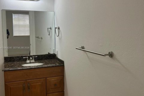 Condominio en alquiler en Deerfield Beach, Florida, 3 dormitorios, 90.49 m2 № 2026664 - foto 10