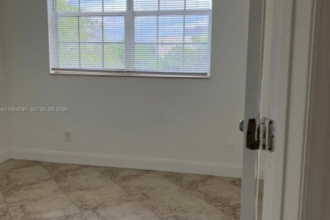 Condominio en alquiler en Deerfield Beach, Florida, 3 dormitorios, 90.49 m2 № 2026664 - foto 8