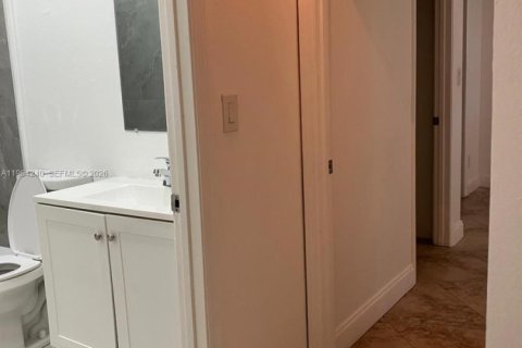 Condominio en alquiler en Deerfield Beach, Florida, 3 dormitorios, 90.49 m2 № 2026664 - foto 11