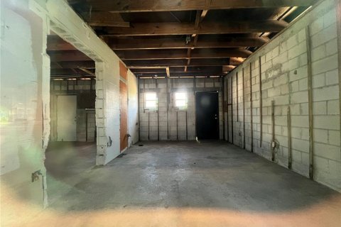 Propiedad comercial en alquiler en Tampa, Florida, 176.51 m2 № 2109069 - foto 8