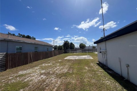 Propiedad comercial en alquiler en Tampa, Florida, 176.51 m2 № 2109069 - foto 4