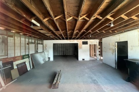 Propiedad comercial en alquiler en Tampa, Florida, 176.51 m2 № 2109069 - foto 10