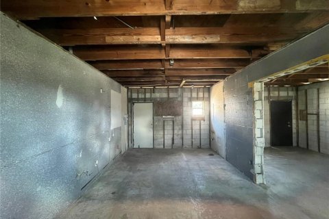 Propiedad comercial en alquiler en Tampa, Florida, 176.51 m2 № 2109069 - foto 9