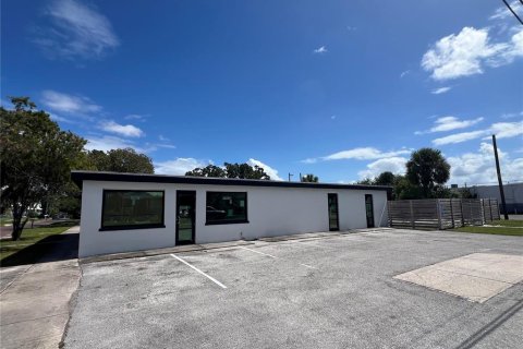 Propiedad comercial en Tampa, Florida 176.51 m2 № 2109069