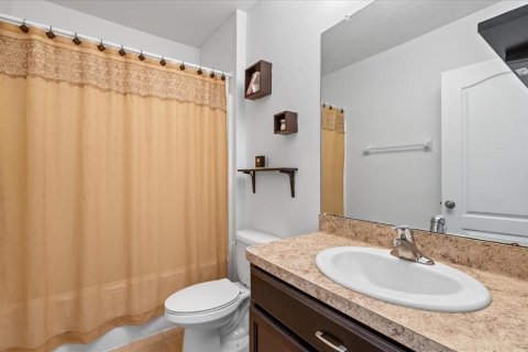 Townhouse in Gibsonton, Florida 3 bedrooms, 156.45 sq.m. № 2122218 - photo 19