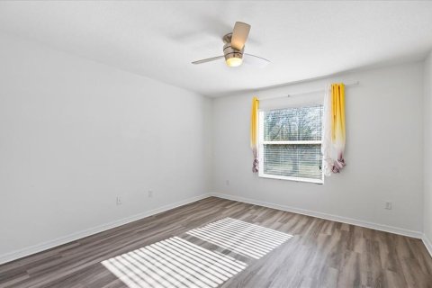 Townhouse in Gibsonton, Florida 3 bedrooms, 156.45 sq.m. № 2122218 - photo 14