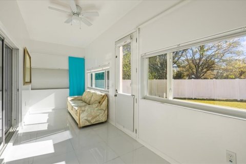 Townhouse in Gibsonton, Florida 3 bedrooms, 156.45 sq.m. № 2122218 - photo 29