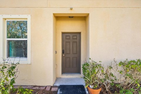 Townhouse in Gibsonton, Florida 3 bedrooms, 156.45 sq.m. № 2122218 - photo 2