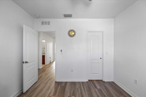 Townhouse in Gibsonton, Florida 3 bedrooms, 156.45 sq.m. № 2122218 - photo 23