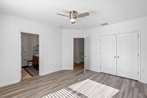 Townhouse in Gibsonton, Florida 3 bedrooms, 156.45 sq.m. № 2122218 - photo 16