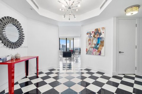 Condominio en venta en Aventura, Florida, 2 dormitorios, 219.25 m2 № 1985884 - foto 4