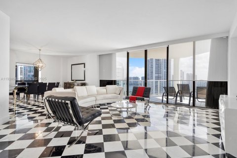 Condominio en venta en Aventura, Florida, 2 dormitorios, 219.25 m2 № 1985884 - foto 6