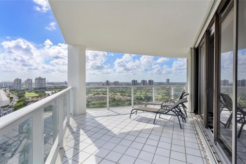 Condominio en venta en Aventura, Florida, 2 dormitorios, 219.25 m2 № 1985884 - foto 12