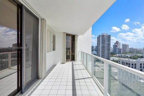 Condominio en venta en Aventura, Florida, 2 dormitorios, 219.25 m2 № 1985884 - foto 22
