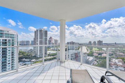 Condominio en venta en Aventura, Florida, 2 dormitorios, 219.25 m2 № 1985884 - foto 11
