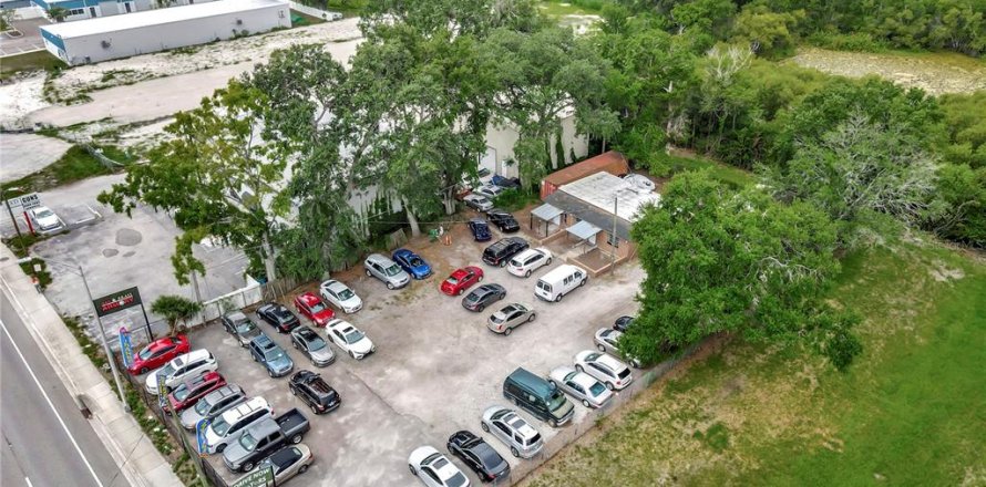 Propiedad comercial en Tampa, Florida 105.91 m2 № 1808506
