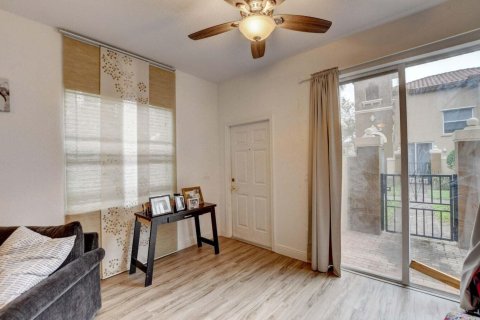 Touwnhouse à louer à Royal Palm Beach, Floride: 3 chambres, 129.69 m2 № 2392902 - photo 4