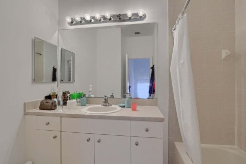 Touwnhouse à louer à Royal Palm Beach, Floride: 3 chambres, 129.69 m2 № 2392902 - photo 14