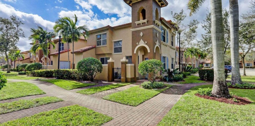 Touwnhouse à Royal Palm Beach, Floride 3 chambres, 129.69 m2 № 2392902