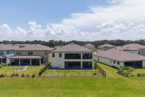 House in Fish Hawk, Florida 5 bedrooms, 392.79 sq.m. № 2309991 - photo 2