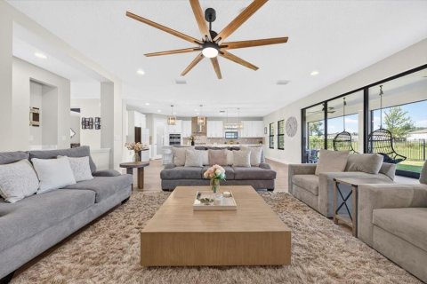 House in Fish Hawk, Florida 5 bedrooms, 392.79 sq.m. № 2309991 - photo 15
