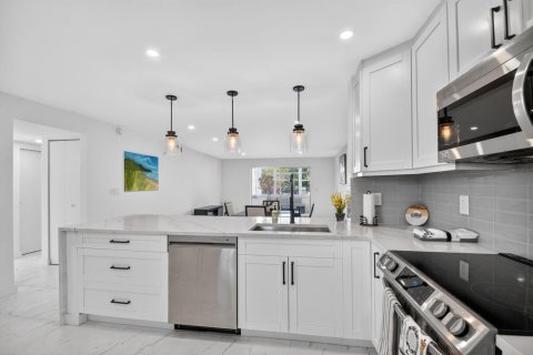 Condo in Boynton Beach, Florida, 2 bedrooms  № 2170008 - photo 4