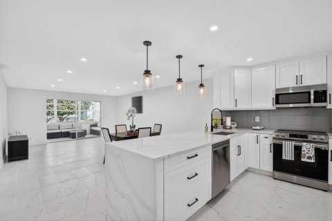 Condo in Boynton Beach, Florida, 2 bedrooms  № 2170008